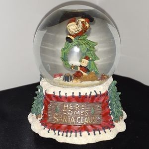 Here Comes Santa Claus Snow Globe and Music Box